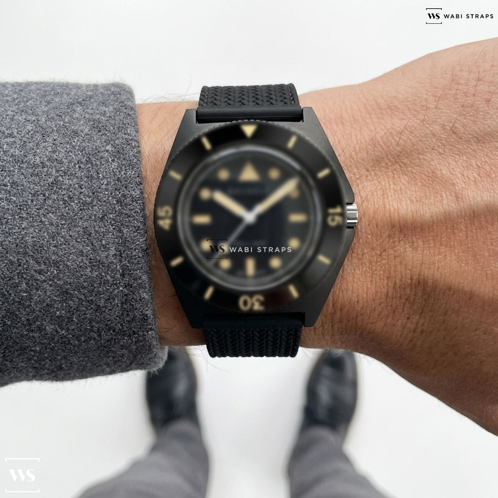 Black Herringbone Mesh Metal Watch Bracelet on Bausele Sydney Diver | TASMAN BLACK