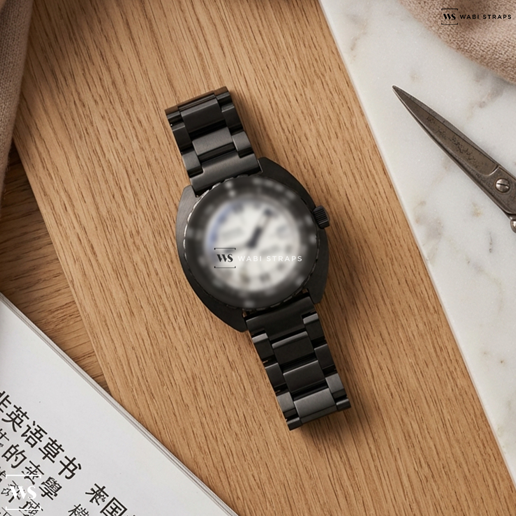 Black Oyster Metal Watch Bracelet on DOXA Sub 300 Carbon Whitepearl 42mm Mens Watch Black 822.70.011.20